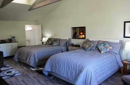 Northridge House | Private guest House 1BR 2BR=Gated 24/7 check-in =Hi Speed Wi-Fi=on sight parking