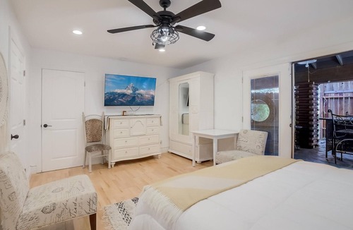 Yorba Linda House | private hidden cottage