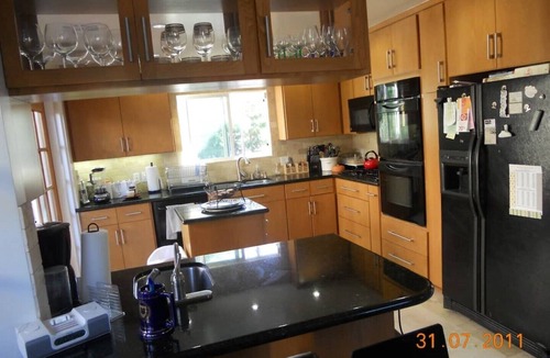 Los Feliz House | Private home w world Class Art Gallery & great spa amenities