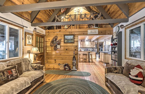Tahoe Paradise Cabin | Private Hot Tub: Quintessential Tahoe Cabin