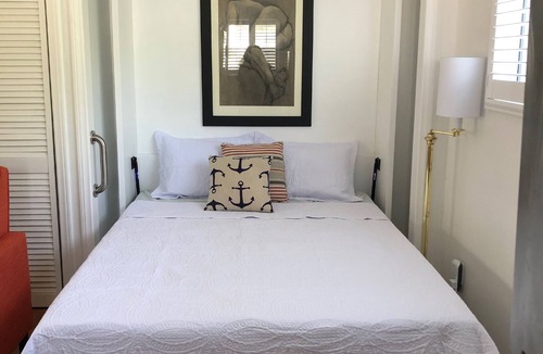 The Strand House | Private Manhattan Beach Guest House 5 blocks to the sand!