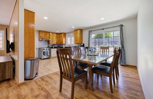 University City House | Private & Modern Home | Minutes to La Jolla