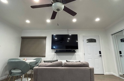 Downey House | Private Newly Furnished & Cozy Studio Perfect for 1-2 Guests