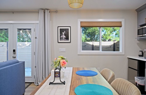 Bonita House | Private North Glendora Suite – Peaceful & Scenic SoCal Retreat Under Giant Oaks