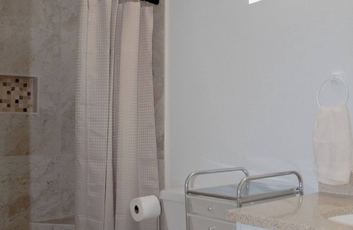 Northwest Anaheim Apartment | Private One Bedroom in a 2-bedroom female-only unit in Anaheim, CA