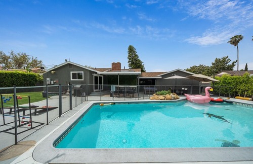 Anaheim Colony Historic District House | Private Pool Home- Near Disney - Fun Home