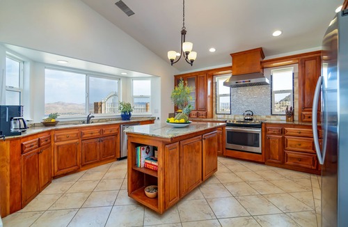 Yucca Valley House | Private Retreat @ DESERTVIEW RANCH with 3 acres and amazing 360 degree views.
