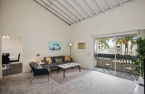 Costa Mesa Resort | Private room ∙ 1 bedroom ∙ 1 guest