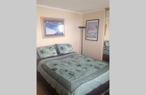 Costa Mesa Resort | Private room ∙ 1 guest