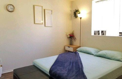 Boyle Heights House | Private room 2/3 near DTLA & USC! Steps to Metro