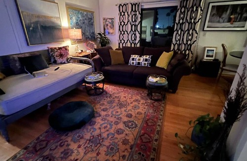 Burbank Resort | Private room ∙ 2 guests