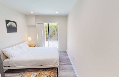 Boyle Heights Resort | Private room ∙ 1 bedroom ∙ 1 guest