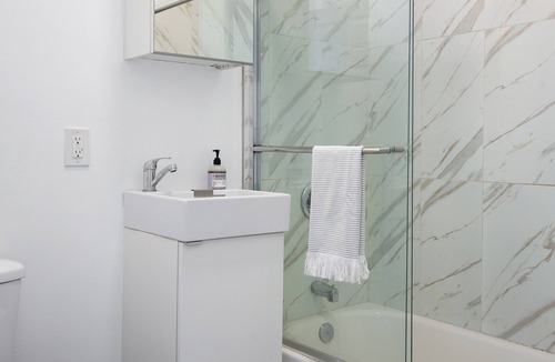 Westlake Apartment | Private Space You'll Enjoy! Welcome!