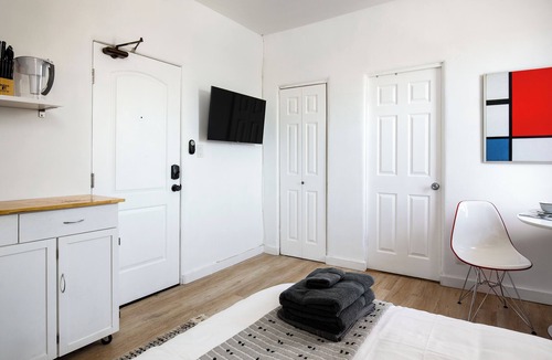 Westlake Apartment | Private Space You'll Enjoy! Welcome!