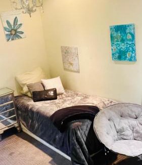 Encino House | Private Studio Style View Pool Big Estate Oasis Extra Fee 4 Guest Clea-ning Pet WOMEN ONLY