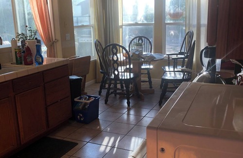 Vallejo Bed & Breakfast | PRIVATE SUITE & THE LOFT en-suite bathroom, fridge, microwave, airfry, coffee!