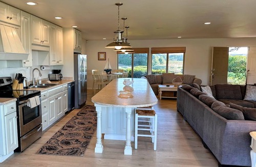 Fort Bragg House | Private Waterfront Home with Private Hot Tub and Central Heat - Walk to Ocean