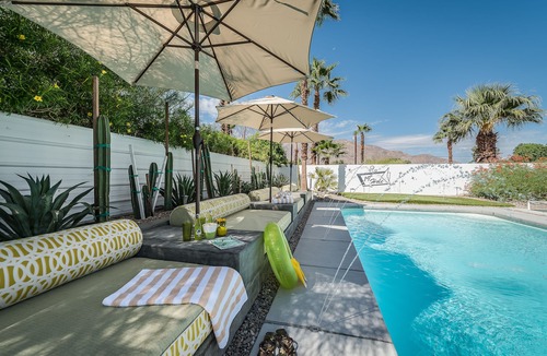 Racquet Club Estates House | PS Groovy: Mad Men Style Meets The Groovy Life