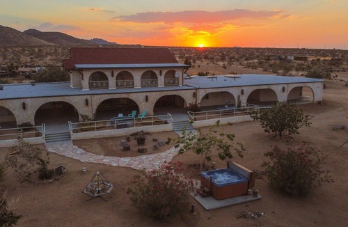 Landers Villa | Psychic Arches - Hot Tub, Pool Table, Cowboy Pool, Fireplace, Arcade, Views!