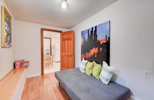 Emeryville Apartment | Quaint and Charming 2BR APT in Central Oakland