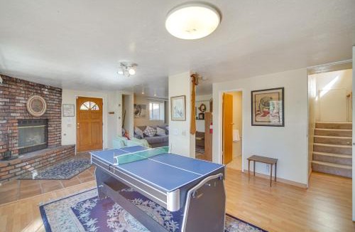 Whispering Forest House | Quaint Big Bear Home with Hot Tub 4 Mi to Skiing!