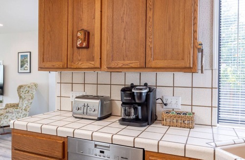 Palo Alto House | Quaint & Charming 4BR Tranquil Palo Alto Retreat