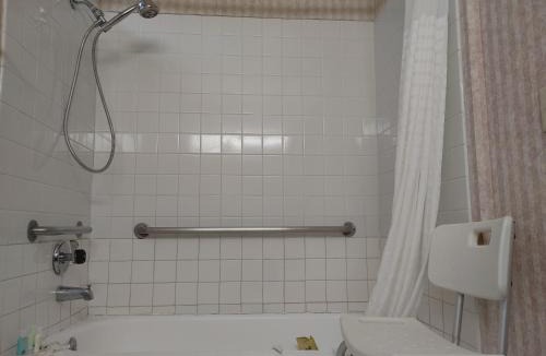 Burbank Hotel | Quality Inn Burbank Airport