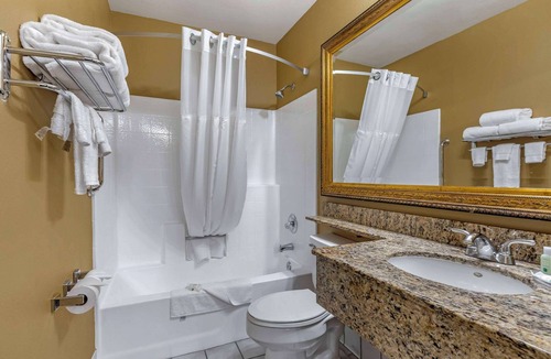 Westminster Hotel | Quality Inn & Suites Westminster Seal Beach
