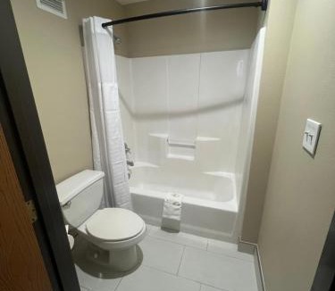 Willows Hotel | Quality Inn & Suites Willows