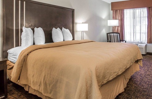 Woodland Hotel | Quality Inn & Suites Woodland - Sacramento Airport