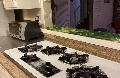 Hacienda Heights House | Queen Suite full bath view minute to school shopping etc .優雅套房。交通方便。