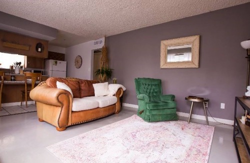Oleander - Sunset House | Quiet 1 Bedroom Townhouse in Midst of Downtown Bakersfield and Across Beale Park