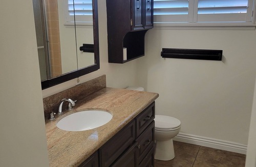 Downey House | Quiet and private cul de sac home