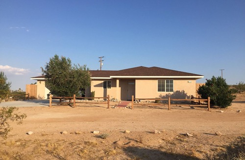 Landers House | Quiet Getaway & Stargazing near Joshua Tree National Park