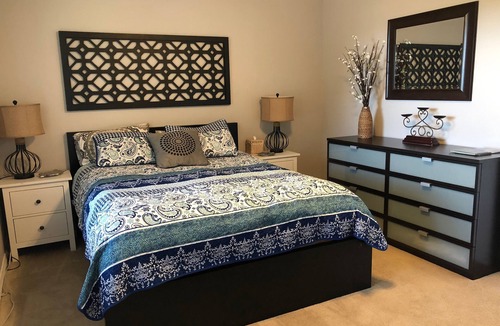Bonsall House | Quiet Guest Home With Beautiful Views +Heated Pool and jacuzzi!