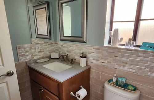 Ridgecrest House | Quiet Home 1 BR 1 Bath. Sleeps 2. Gym & Kitchen. Trees & Garden!