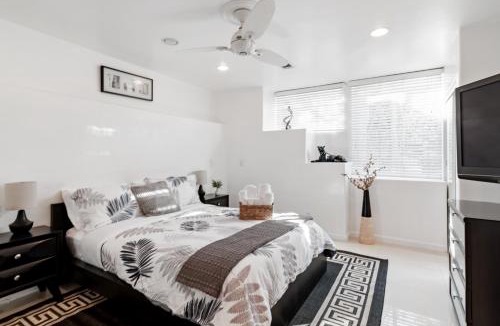 Studio City House | Quiet Home with Spectacular Scenic Mountain Views near Universal Studios Hollywood