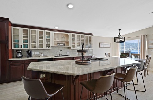 Clear Lake House | Quiet Lakefront Escape-Pool/GameRoom/ArcadeGames/Pedal Boats/Kayak/FirePit/Dock