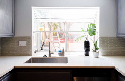 Santa Ana Heights House | Quiet Modern Home by Meadows Park
