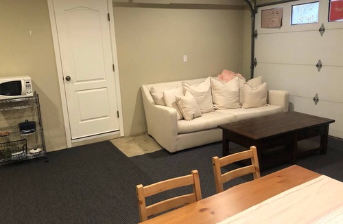South Redondo House | Quiet , Private, Clean, & Comfortable Guest Housenn