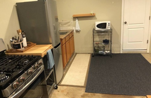 South Redondo House | Quiet , Private, Clean, & Comfortable Guest Housenn