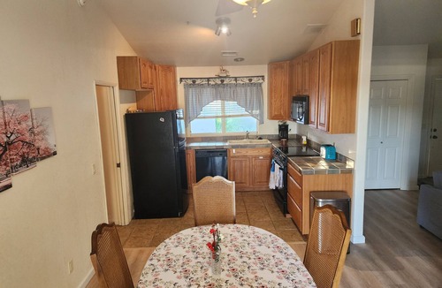 Ramona House | Quiet Ranch Guesthouse in Ramona