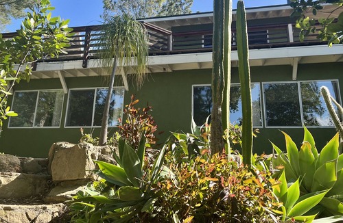 Fernwood House | QUIET. REMODELED. STATE PARK ADJACENT. MOUNTAIN VIEWS.
