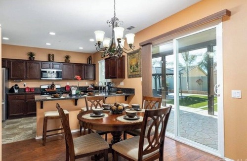 San Jacinto House | Quiet resort style backyard perfect for entertainment
