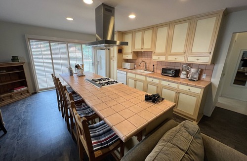 Hermosa Beach House | Quiet So Cal Beach Property that's Close to Everything