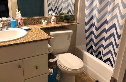 El Camino Real House | Quite room with pool close to UCI