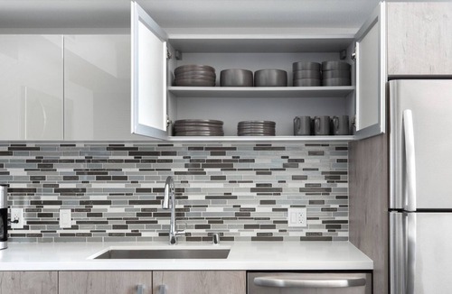 Mid-Wilshire Apartment | Rad Mid-Wilshire 1BR Loft w/ Gym, W/D, Pool, near Shops, by Blueground