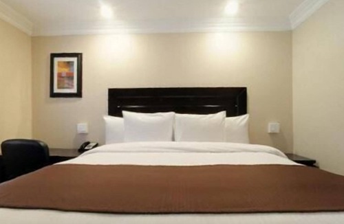 Downtown Riverside Hotel | Raincross Hotel