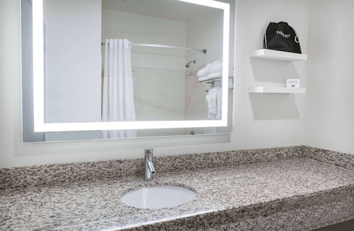 West Park Community Hotel | Ramada by Wyndham Bakersfield North
