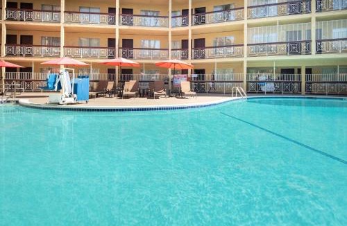 Burbank Hotel | Ramada by Wyndham Burbank Airport